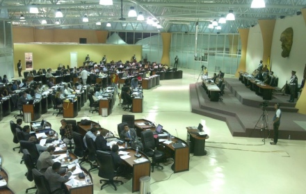 La Asamblea Constituyente de Montecristi se instaló el 29 de noviembre del 2007 y trabajó hasta el 25 de octubre del 2008.