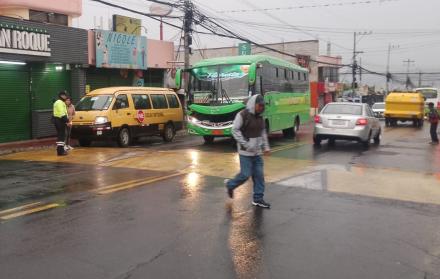 La tormenta eléctrica causó congestión en seis sectores de Quito este 8 de octubre de 2025.
