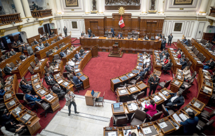 Fotografía general del Congreso de la República del Perú este jueves, en Lima (Perú).