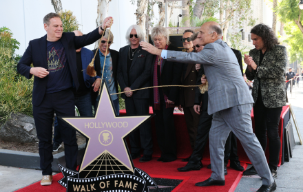 Def Leppard obtiene su estrella en el Paseo de la Fama en Hollywood