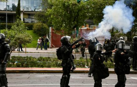 Policía marcha Quito
