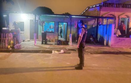 Uno de los hechos ocurrió en la provincia de El Oro, donde sujetos armados irrumpieron en una vivienda y asesinaron a cuatro personas.