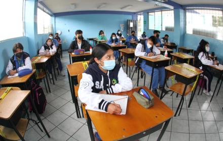 COLEGIO MUNICIPAL QUIT (7617119)