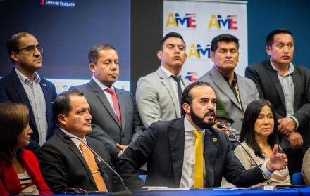 La AME, presidida por Patricio Maldonado, convocó a elecciones de sus autoridades, después de que el alcalde de Santa Clara, en Pastaza, hizo un llamado para una asamblea extraordinaria.