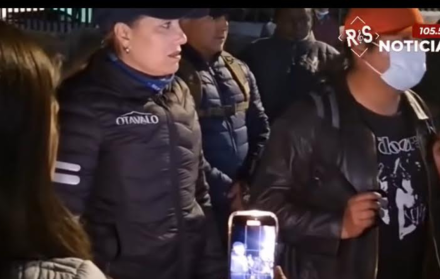 Anabel Hermosa, alcaldesa de Otavalo, y Francisco Contereo, presidente del pueblo Kichwa Otavalo.