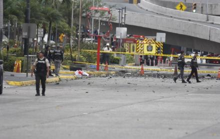 Atentado. La destrucción que causó la explosión frente al Mall del Sol se expandió a locales y edificios.