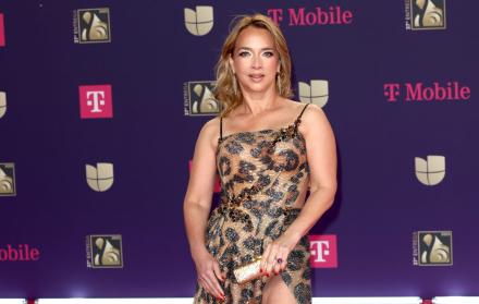Adamaris López tiene 54 años.