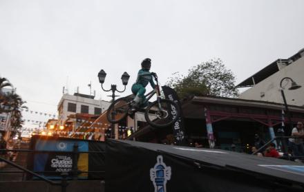 Las categorías incluyeron Élite, Máster, Mujeres, Ebike y Junior, con tiempos promedio cercanos al minuto.