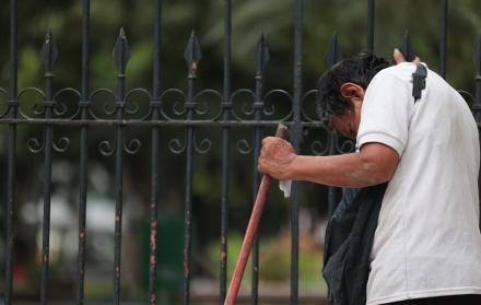 adultos mayores en Guayaquil