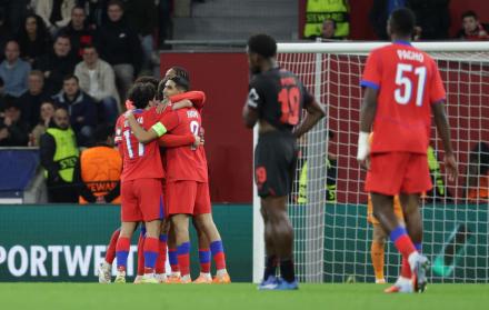 PSG y una locura de goleada le pasó 7-2 al Leverkusen en Alemania.