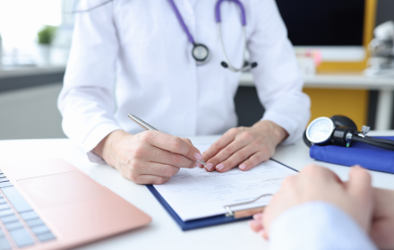 Referencial. Guía paso a paso para agendar citas médicas en el IESS.