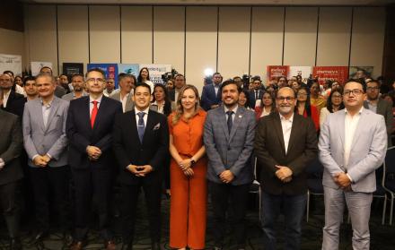ARCSA entrega la “Calificación Excelencia Farmacéutica” a farmacias del país.