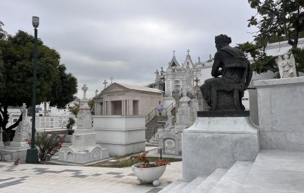 tumbas en el cementerio de Guayaquil