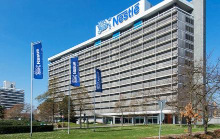 fachada de edificio de Nestlé