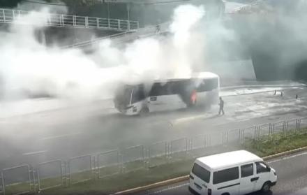 incendio de una unidad de transporte publico