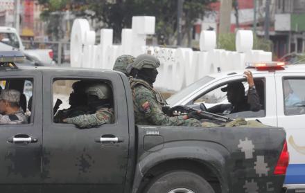 militares en Durán