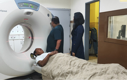 En el Hospital del IESS de Portoviejo se realizan exámenes con un tomógrafo y ecógrafo.