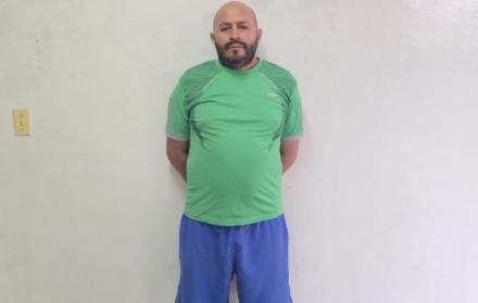El detenido, identificado como Jorge de 51 años, tenía una orden de captura vigente por la agresión sexual a una niña de 11 años ocurrida en Tungurahua.