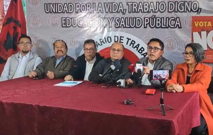 Une y el FUT en rueda de prensa