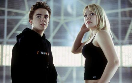 Escena de El agente Cody Banks con Hillary Duff y Frankie Muniz.