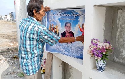 LAS TUMBAS EN EL DIA DE LOS DIFUNTOS COBRAN VIA