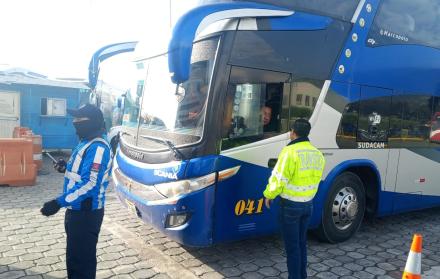operativos por feriado en las terminales de Quito