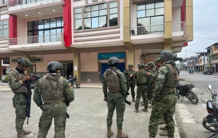 militares en Salitre