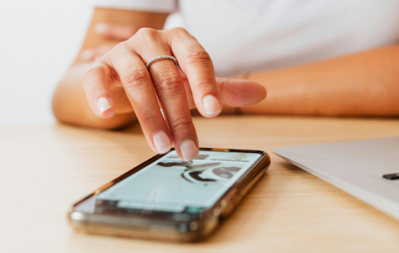 Cómo Usar ChatGPT sin Dañar tu Capacidad de Pensar Críticamente