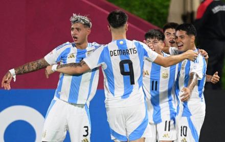 Argentina Sub-17 sufre pero gana a Bélgica 3-2 en su estreno mundialista en Catar.