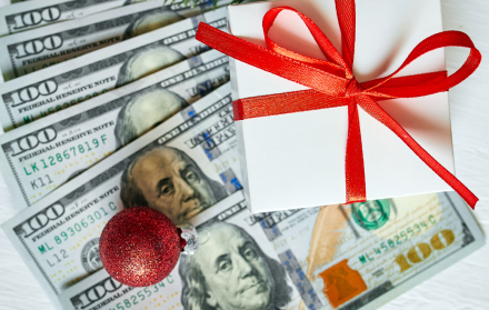 El bono navideño o décimo tercer sueldo, un ingreso adicional para los trabajadores en la temporada de fin de año.