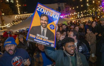 Simpatizantes del demócrata Zohran Mamdani