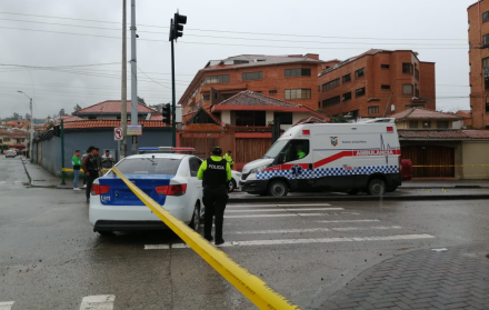 Personal de criminalística y Fiscalía en la escena del crimen