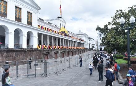 Fachada de plaza Grande, Quito