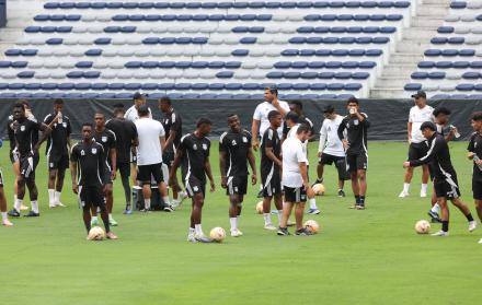 ESTADIO CAPWELL ENTRE (15434591)