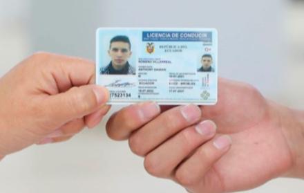 La Agencia Nacional de Tránsito (ANT) de Ecuador emite 11 tipos de licencias de conducir.