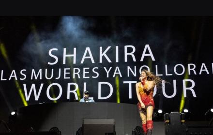 Shakira en el escenario de Las Mujeres Ya no Lloran