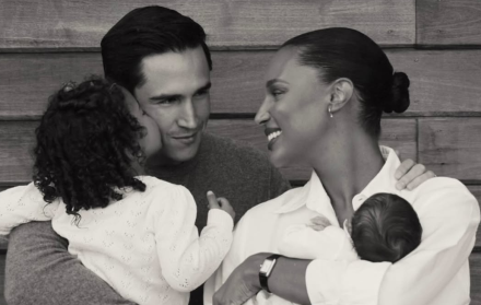 Jasmine Tookes Anuncia el Nacimiento de su Hijo Mateo en Instagram