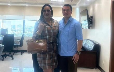 La prefecta de Esmeraldas, Roberta Zambrano, negó que la entrega de los muñecos de Daniel Noboa sea un regalo por campaña electoral.