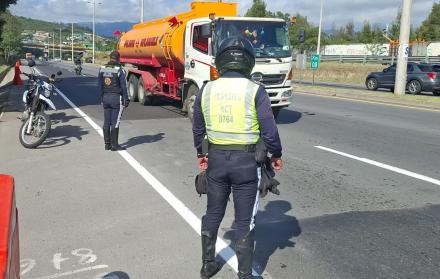 El Municipio de Quito restringirá el paso de los vehículos pesados en la Ruta Viva y en la av. Simón Bolívar.
