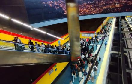 usuarios Metro de Quito