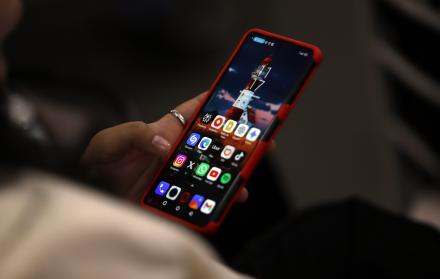 GOBIERNO CERRO ACUERDOS CON CLARO Y TIGO ||