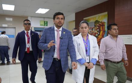 MINISTRO DE SALUD JIMMY MARTIN EN HOPSITAL ENRIQUE GARCES