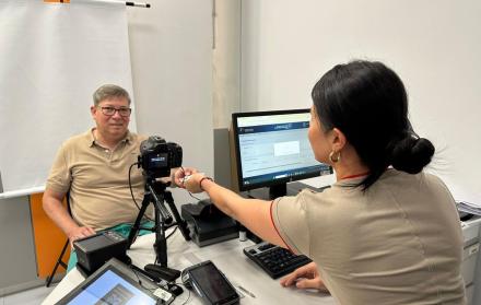 El Registro Civil implementó por primera vez puntos de impresión inmediata de cédulas en el exterior