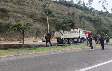 Quito emitió la restricción para que los vehículos pesados circulen por la av. Simón Bolívar y Ruta Viva.