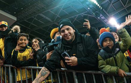 La hinchada de Ecuador lista para el partido ante Nueva Zelanda.