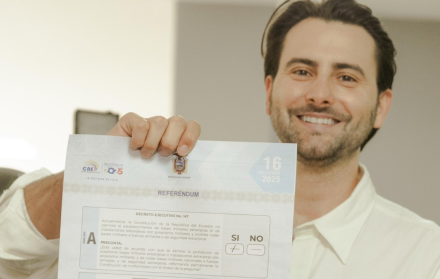 Niels Olsen voto en la consulta popular 2025