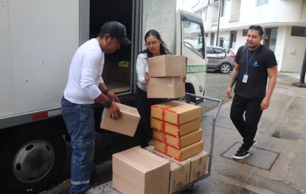 Entrega de medicinas a coordinaciones zonales del país