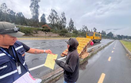notificación a comerciantes informales en Quito