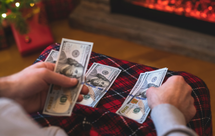 Empleados que mensualizan su décimo tercero reciben pagos proporcionales junto a su salario.