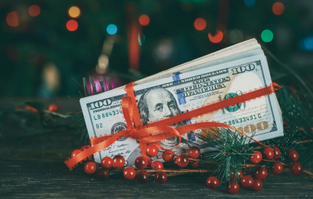 El bono navideño en Ecuador se calcula como la doceava parte de los ingresos anuales de los empleados formales.